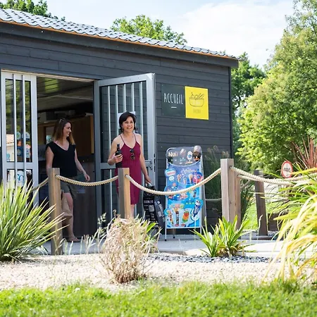 Campingplatz Confort 11 *