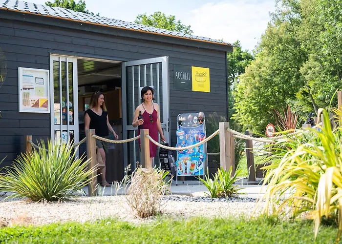 Campingplatz Confort 11 *